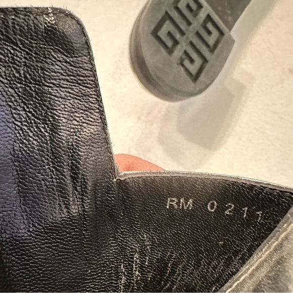 Givenchy Silver Croc 4G Logo Leather Flat Mules Slide Sandals EU 36/US 6 Italy - Picture 6 of 8